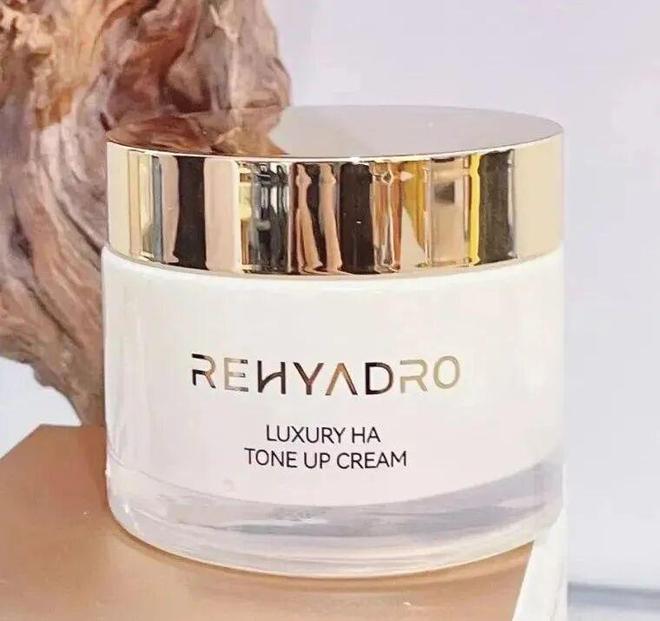 霜+隔离+粉底+身体乳一招亮白更显年轻AG真人百家家乐平台994瓶！1瓶=面(图14)