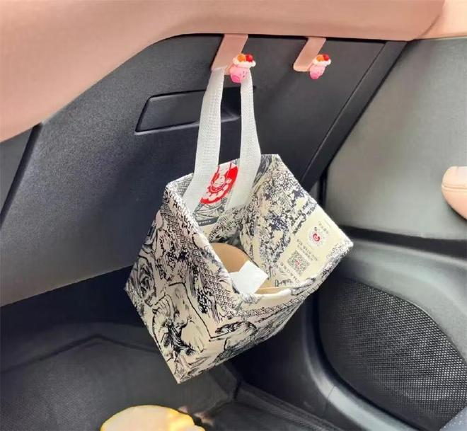 摊牌了！老穷风成新时尚穷得从从容容AG真人旗舰厅不装了这届中产彻底(图23)